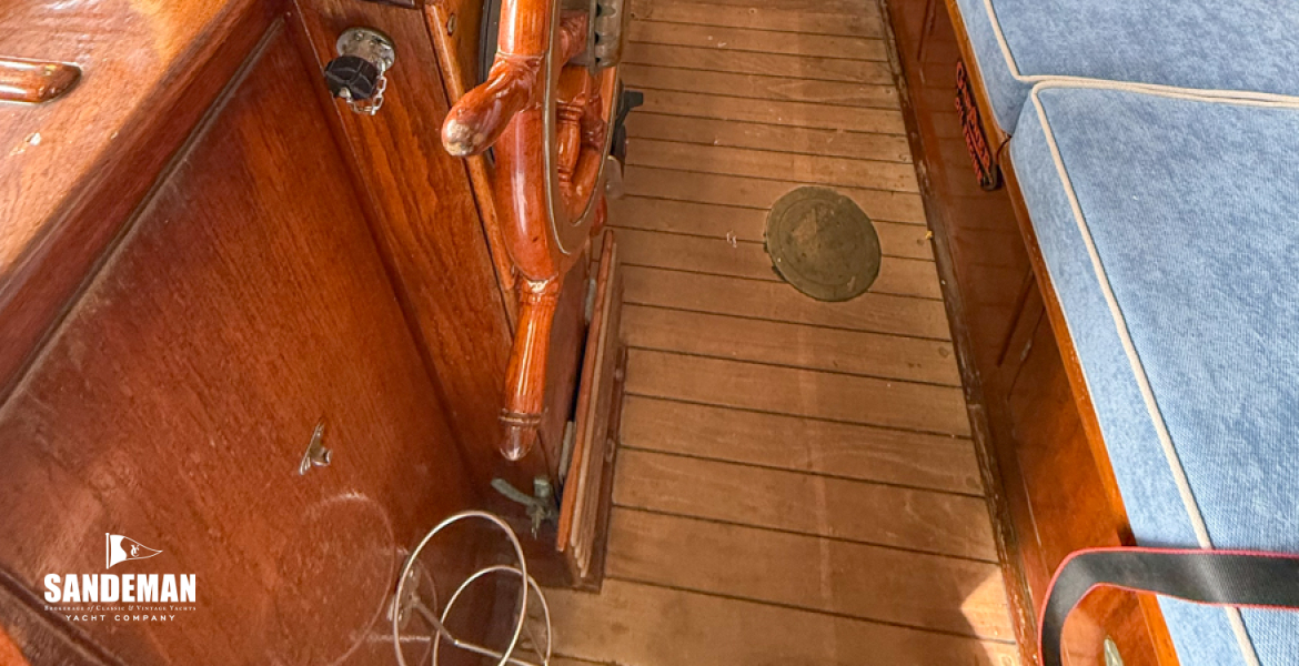 Wheelhouse view to starboard