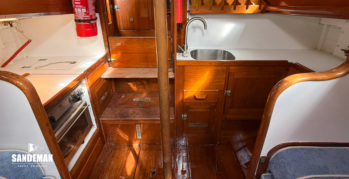 View aft from saloon