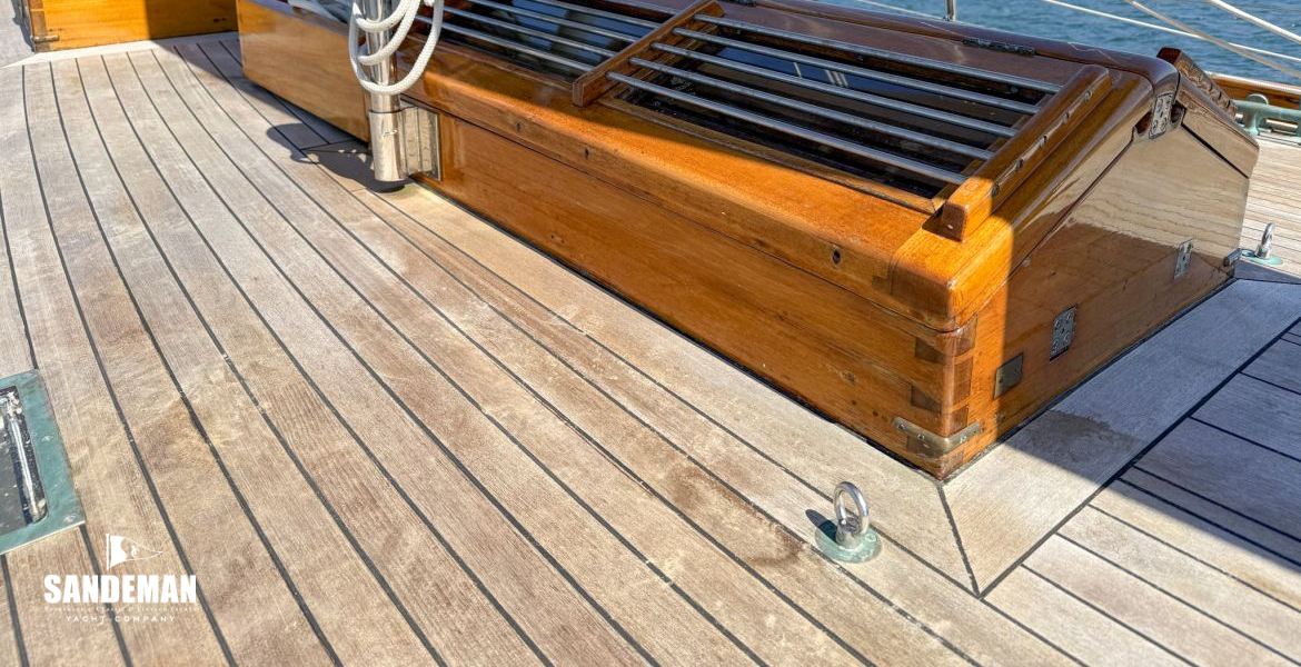 Saloon skylight