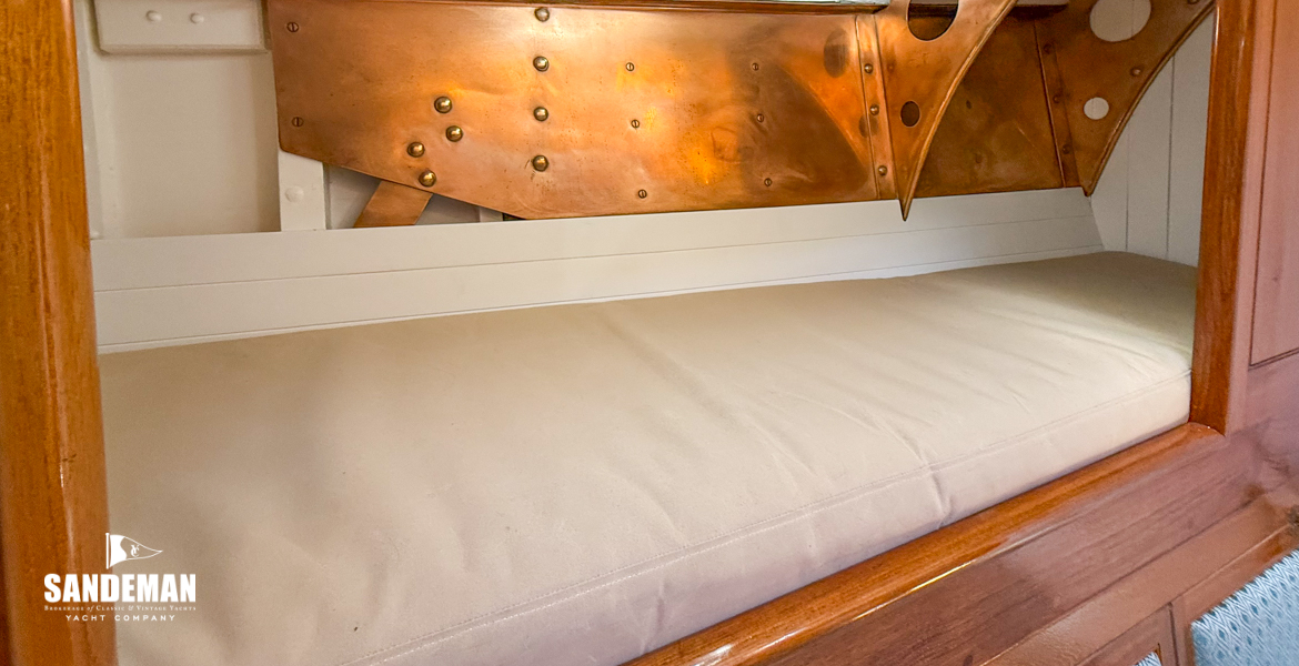 Port pilot berth