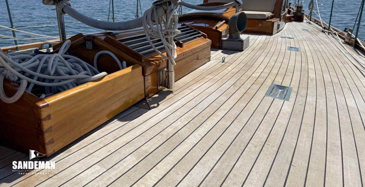 Mid deck view aft
