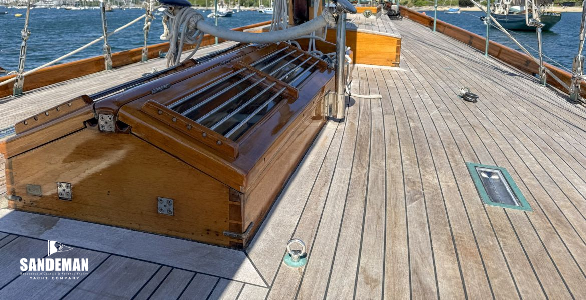 Mid deck view forward