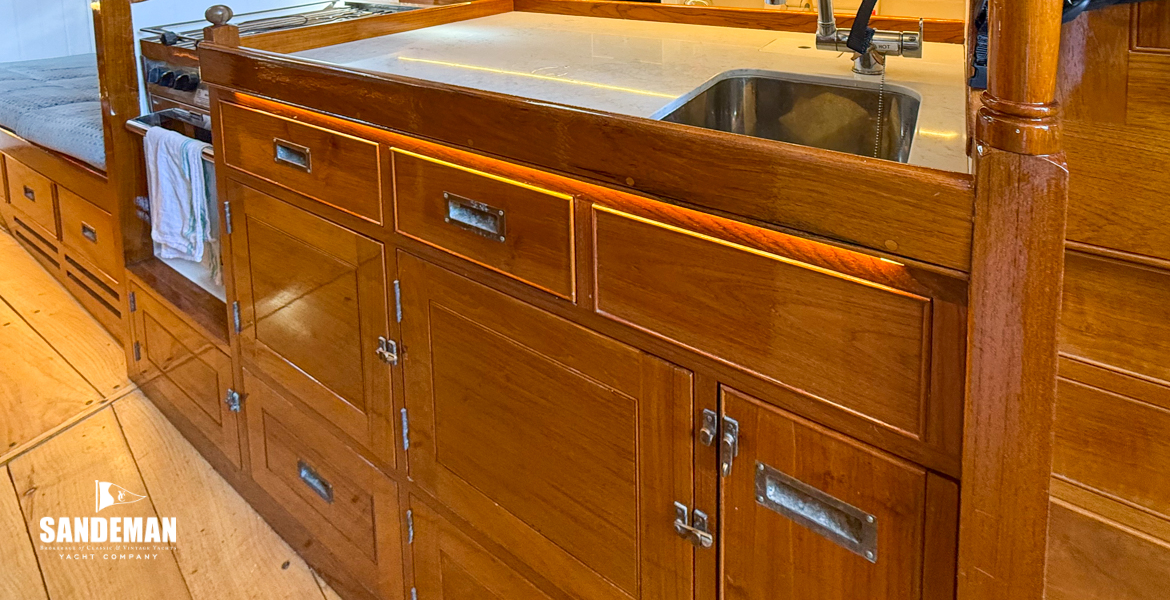 Galley to starboard