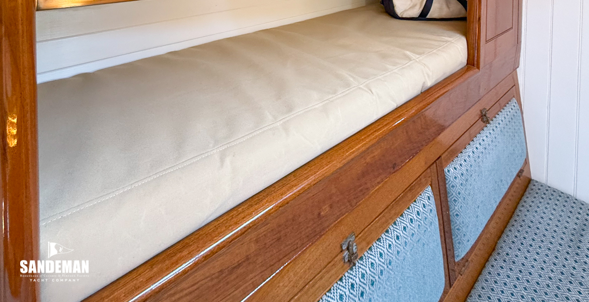Starboard saloon pilot berth view aft