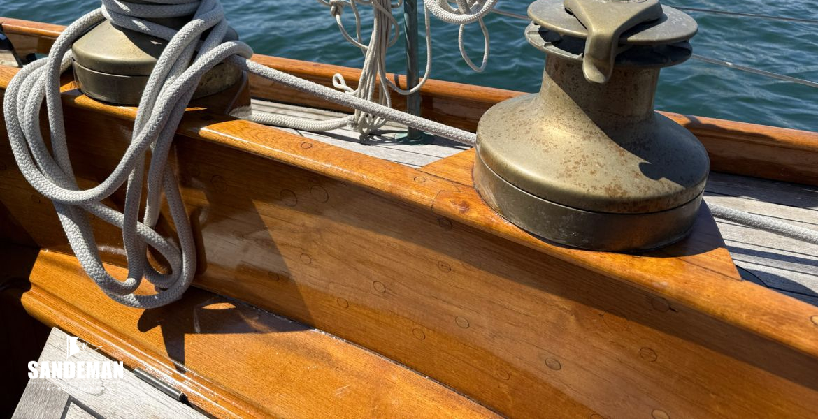 Sheet/ runner winches