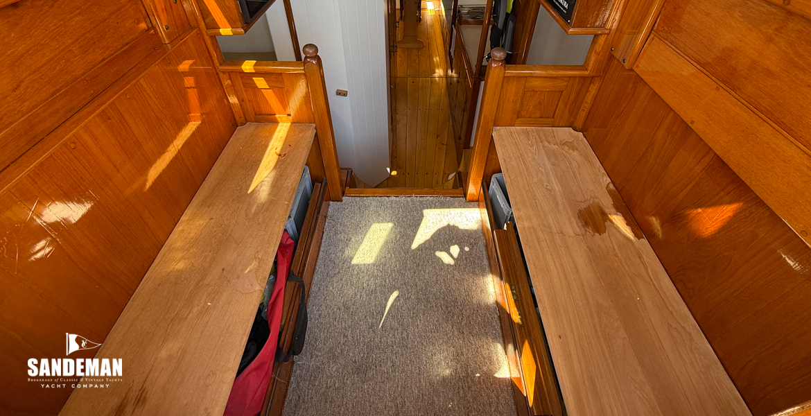 Doghouse view fwd from companionway
