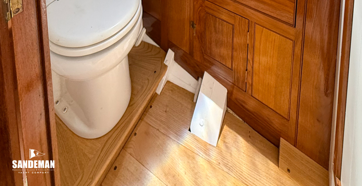 WC Compartment to port
