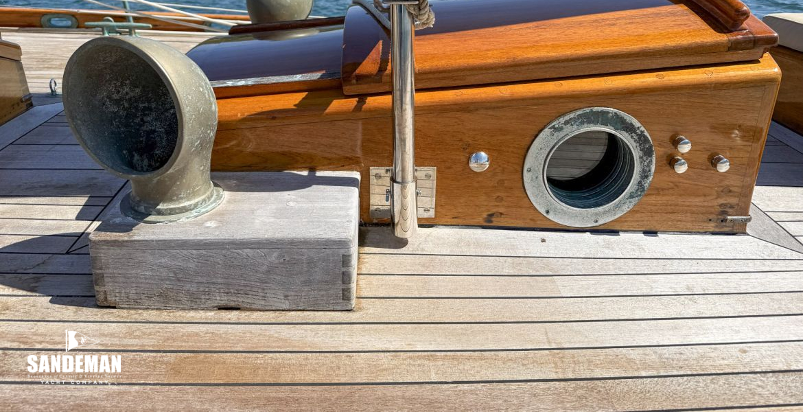 Forward ex companionway
