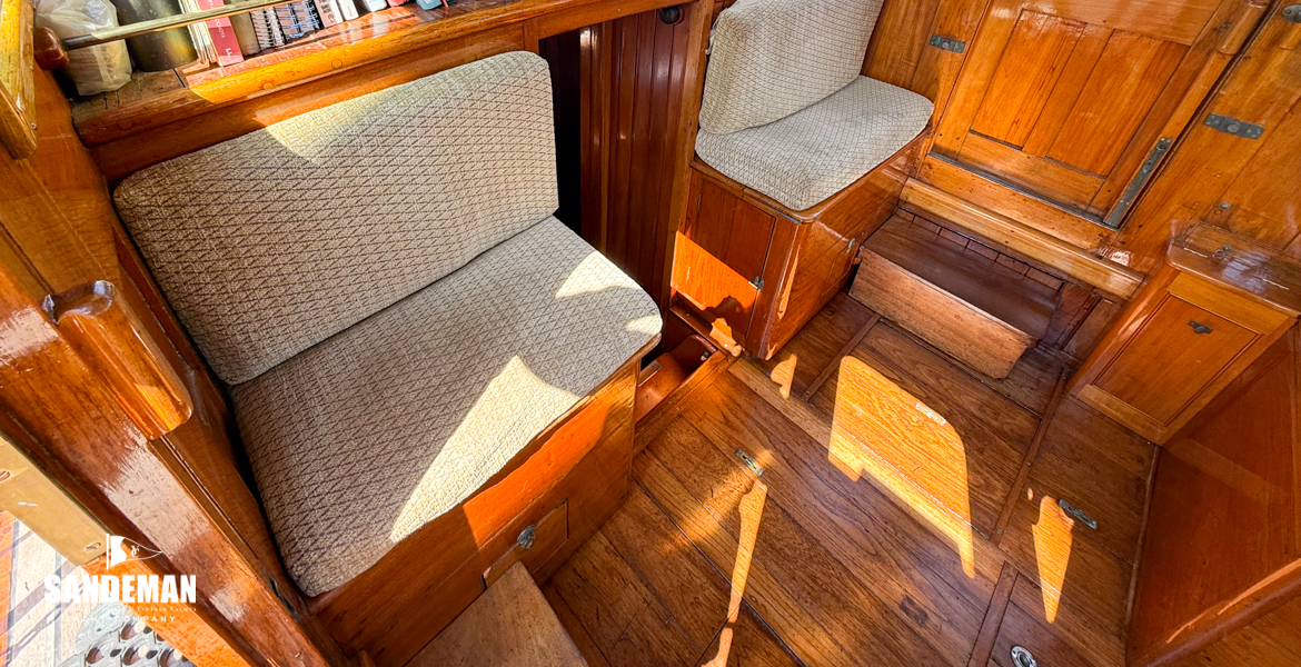 Wheelhouse view to aft companionway