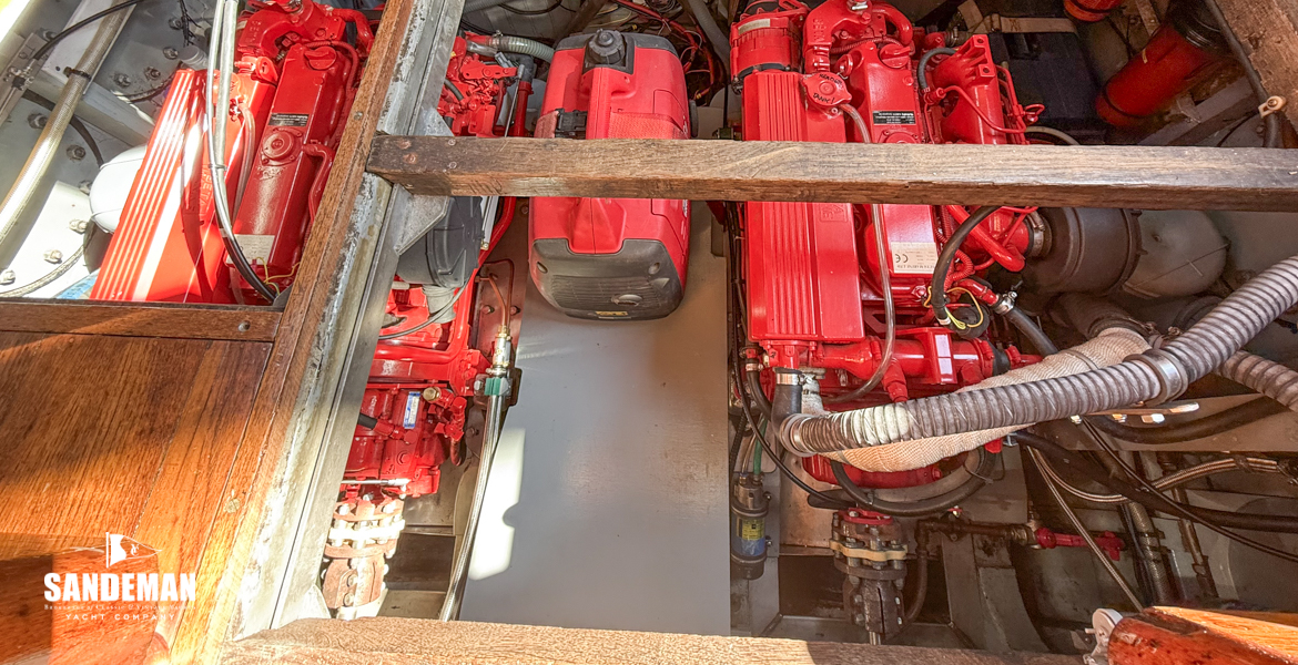 Engine space view forward