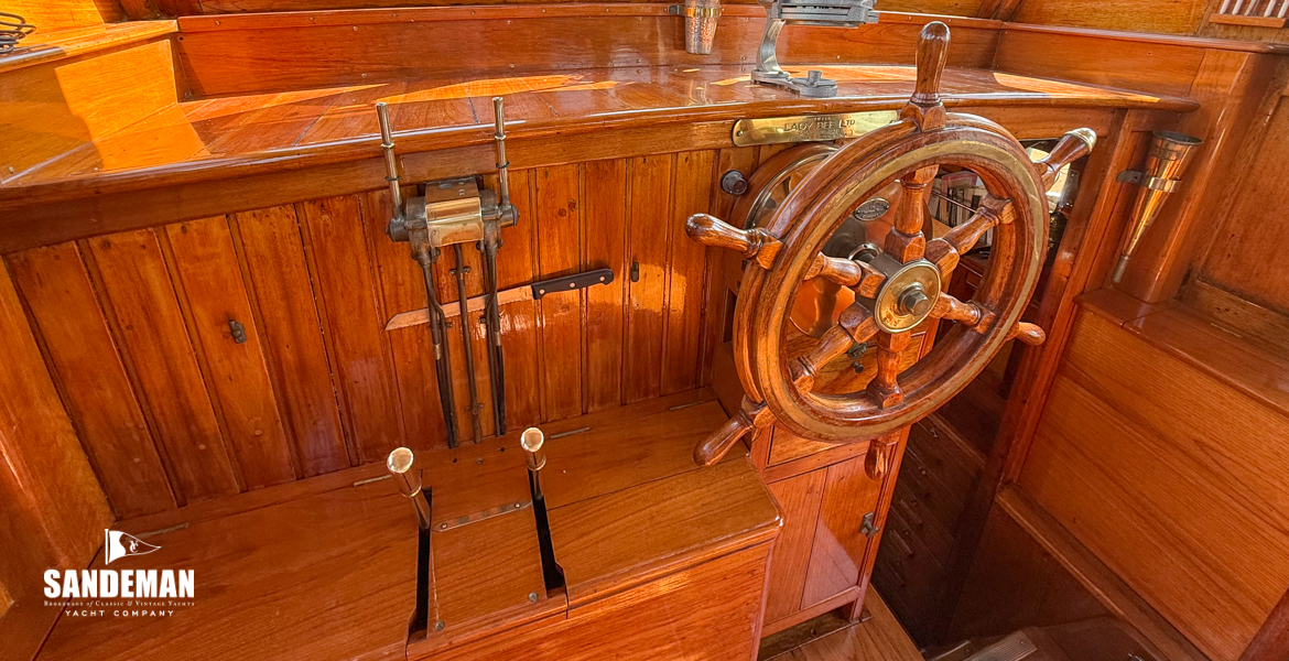 Wheelhouse view forward