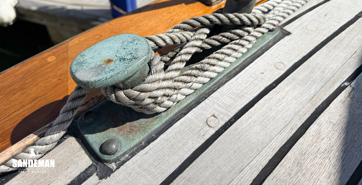 Mooring bollard