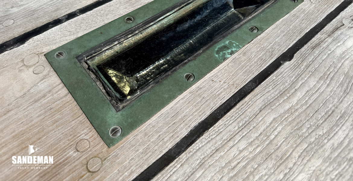 Deck prism
