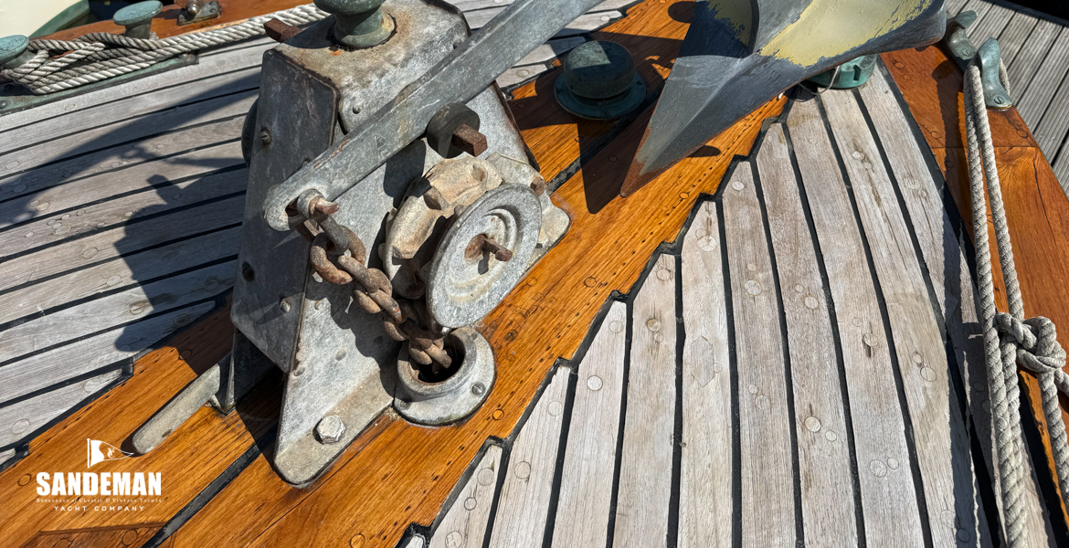 Original Simpson-Lawrence Oil Bath Windlass