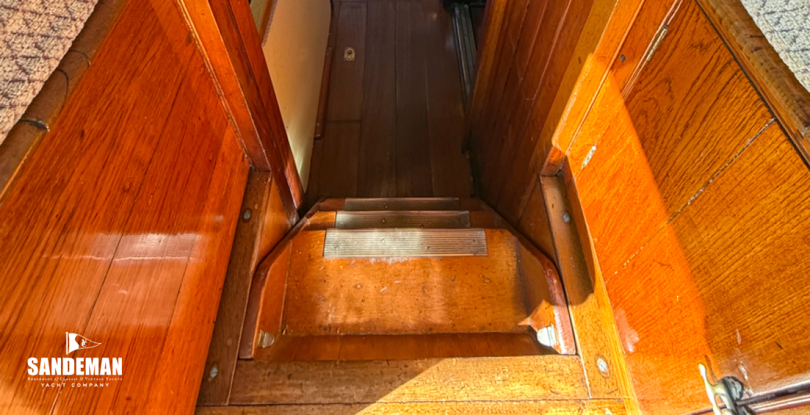 Companionway to aft accommodation