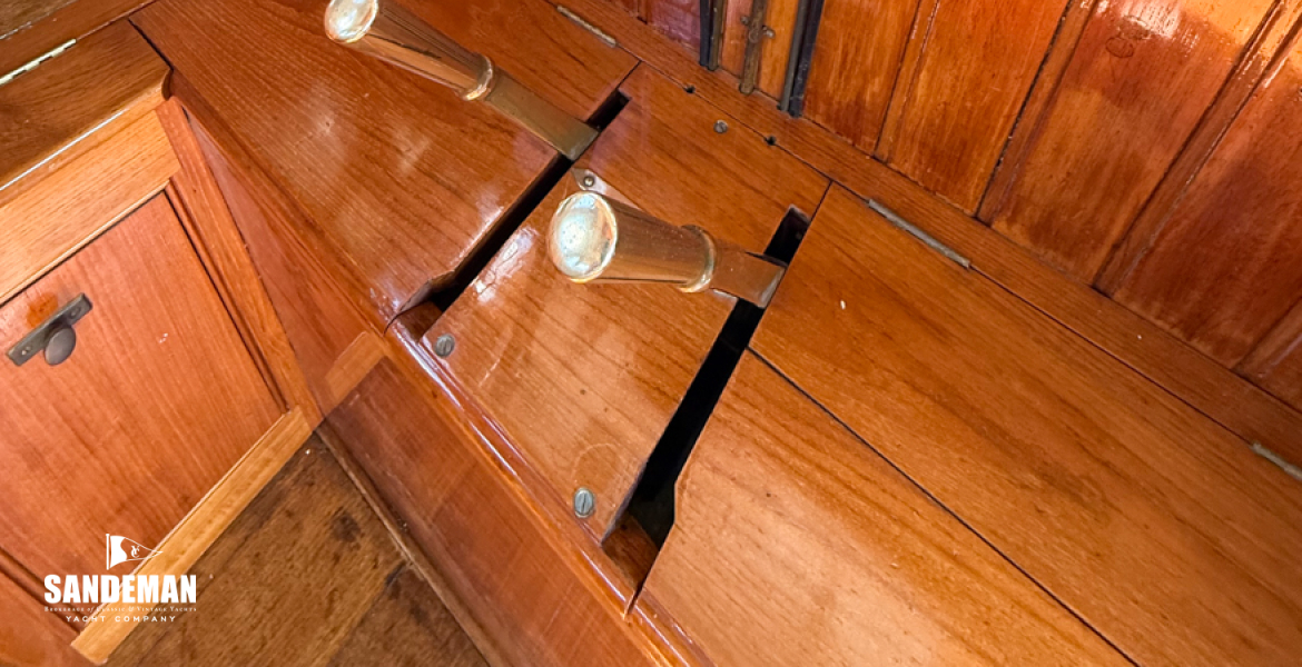Wheelhouse view forward to port