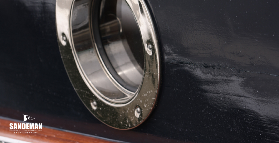 Topsides details at rail