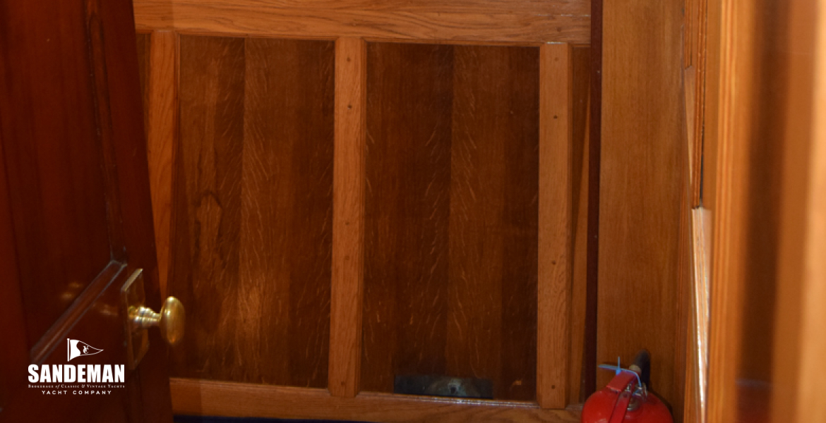 Passage to starboard to 'No. 1' Cabin