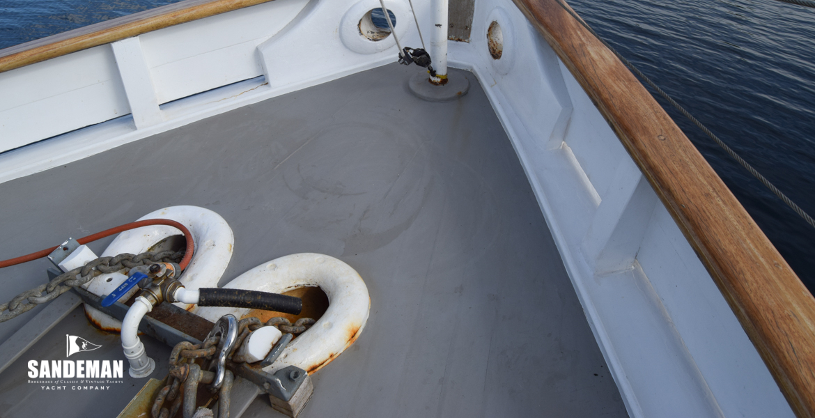 Foredeck forward