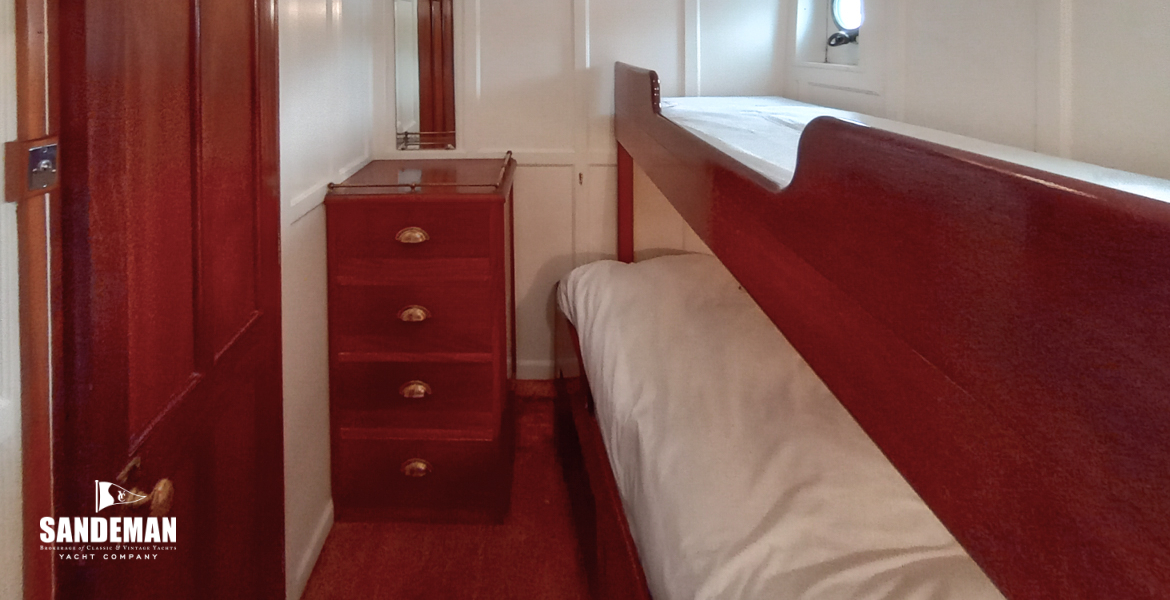 Starboard aft twin bunk cabin