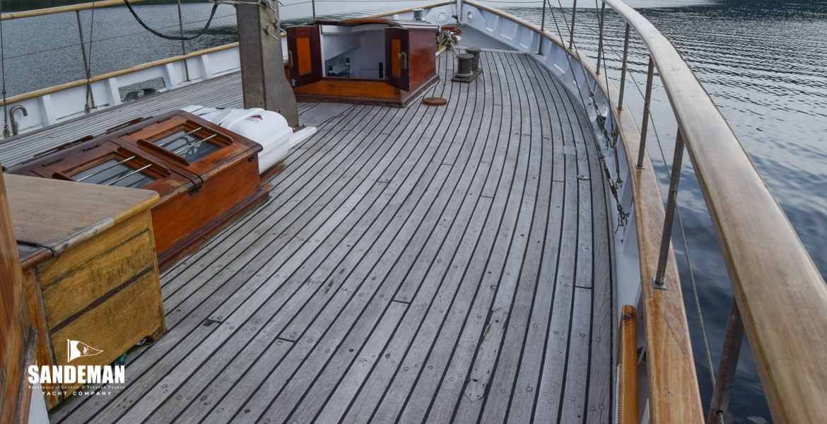 Foredeck view forward to starboard