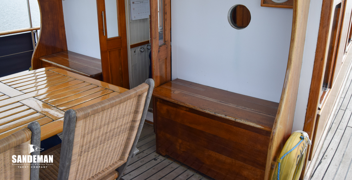 Deckhouse aft view to port