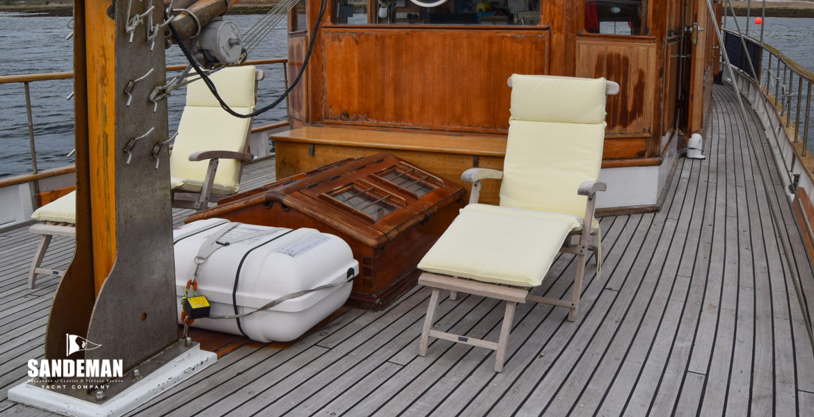 Foredeck view aft
