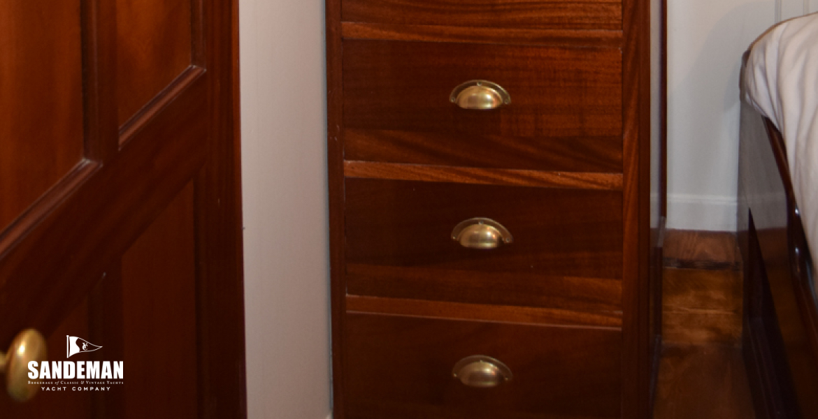 Starboard aft twin bunk cabin
