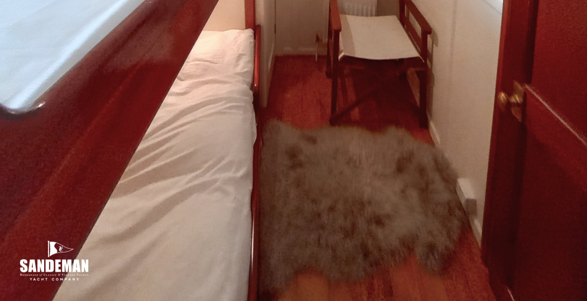 Starboard aft twin bunk cabin
