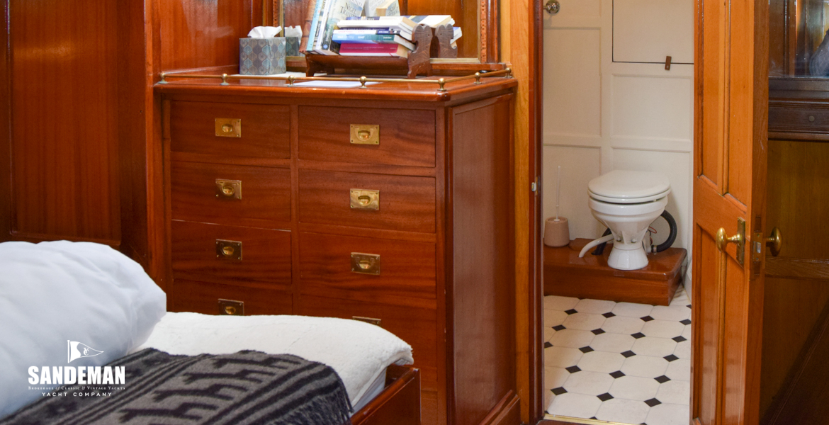 'No. 1' double en-suite cabin view forward to wc compartment