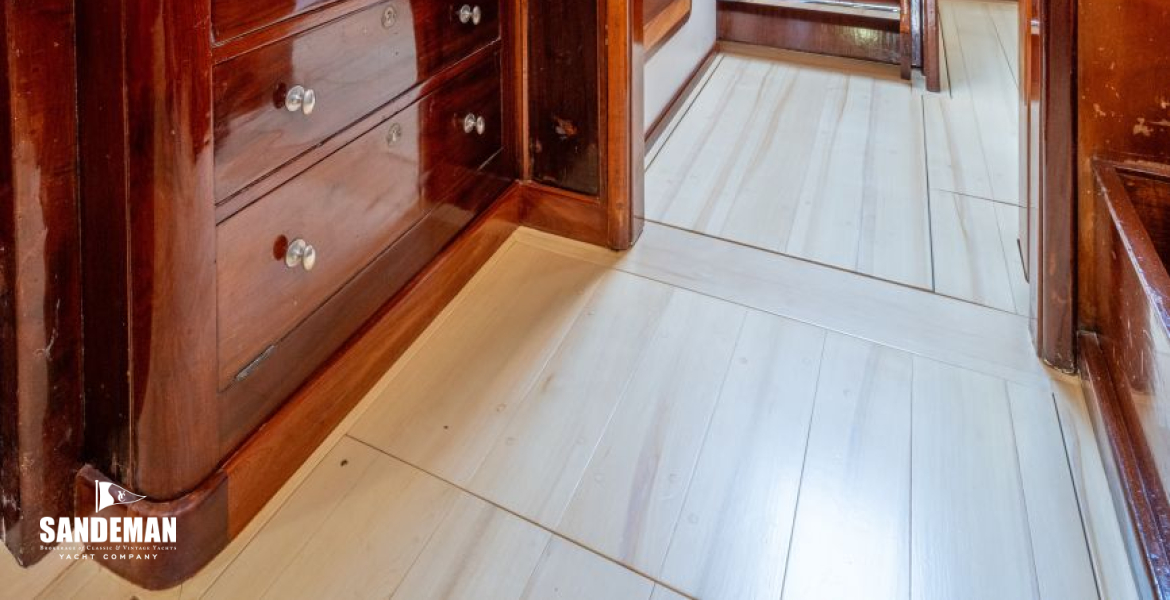 Saloon view aft to lobby [Photo: Francesco Rastrelli/ Blue Passion]