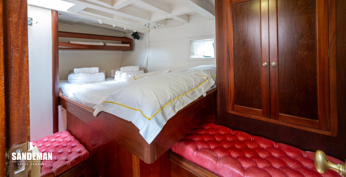 Guest double en-suite cabin [Photo: Francesco Rastrelli/ Blue Passion]