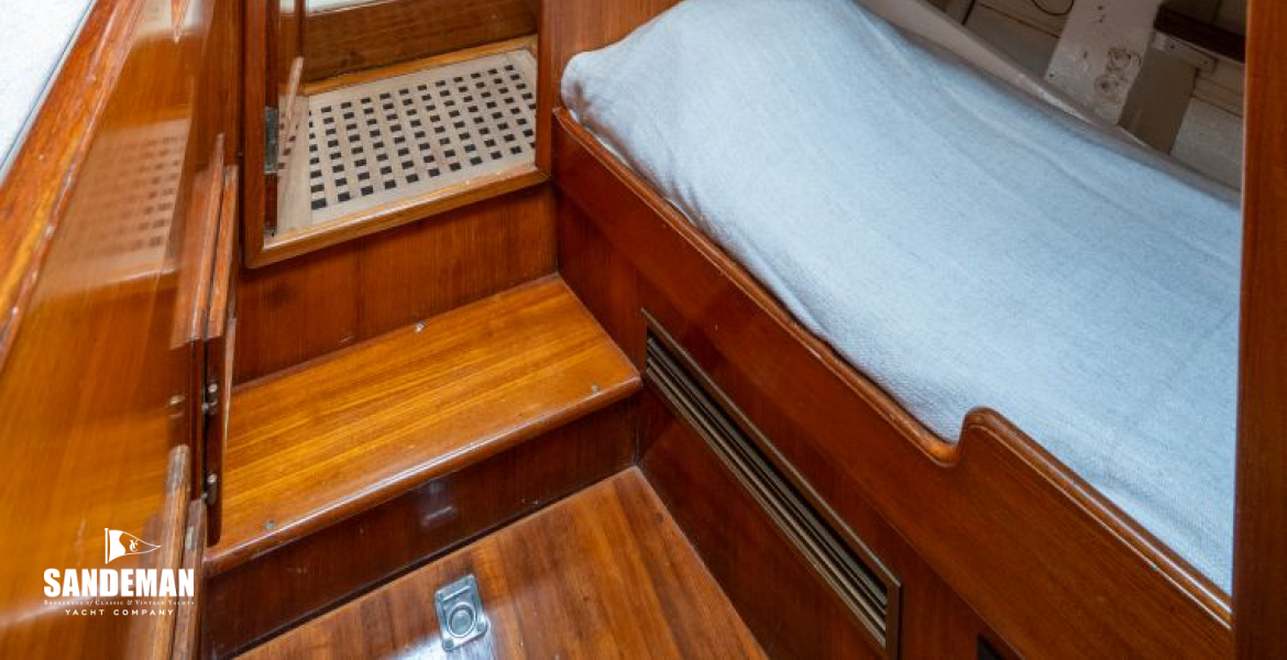 Crew cabin view forward [Photo: Francesco Rastrelli/ Blue Passion]