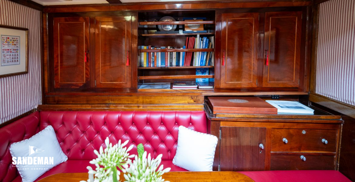 Saloon to port [Photo: Francesco Rastrelli/ Blue Passion]