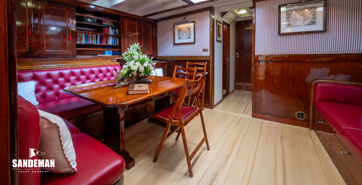 Saloon forward to port [Photo: Francesco Rastrelli/ Blue Passion]