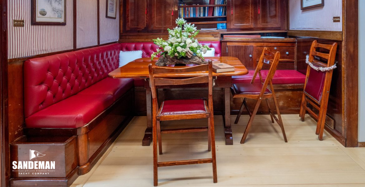 Saloon to port [Photo: Francesco Rastrelli/ Blue Passion]