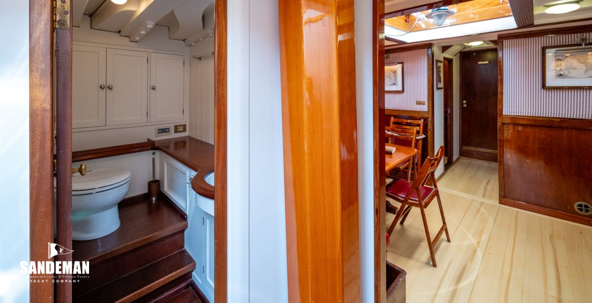 Aft lobby view forward [Photo: Francesco Rastrelli/ Blue Passion]