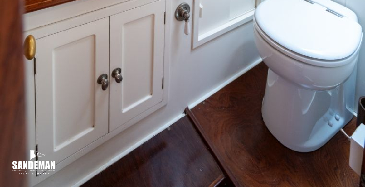 Forward cabin WC Shower or day head  [Photo: Francesco Rastrelli/ Blue Passion]