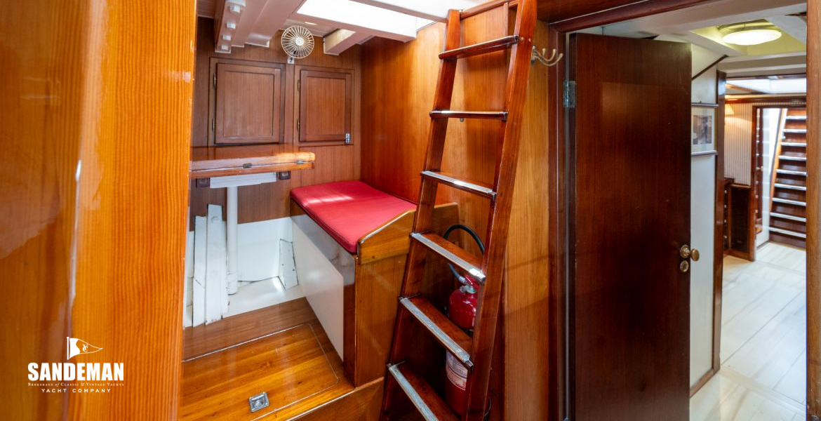 View aft to starboard from galley [Photo: Francesco Rastrelli/ Blue Passion]