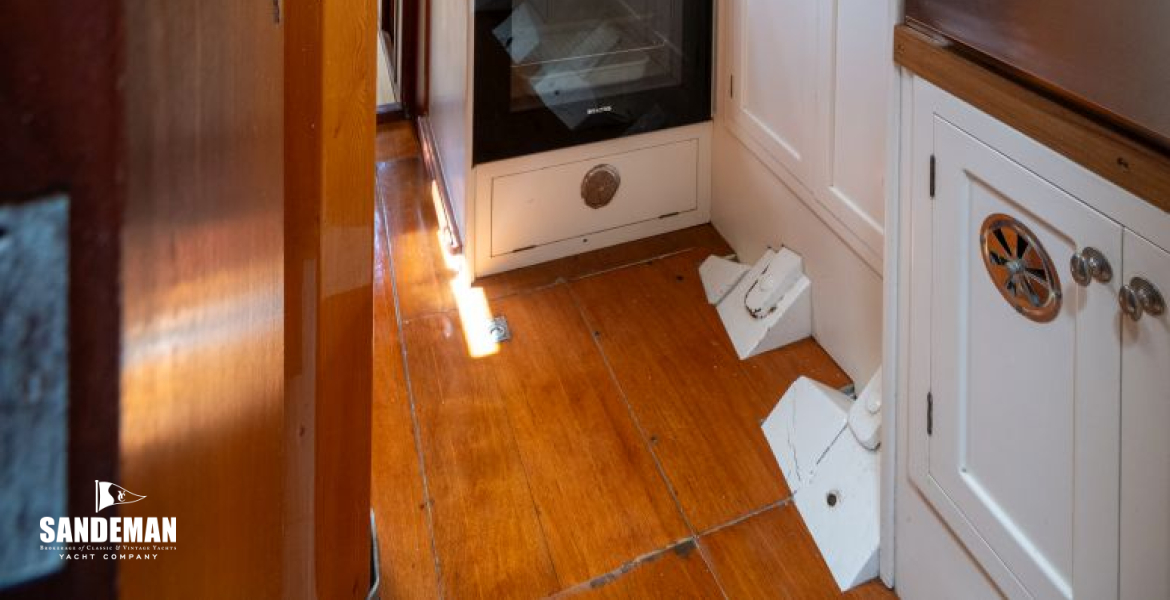 Galley view aft [Photo: Francesco Rastrelli/ Blue Passion]