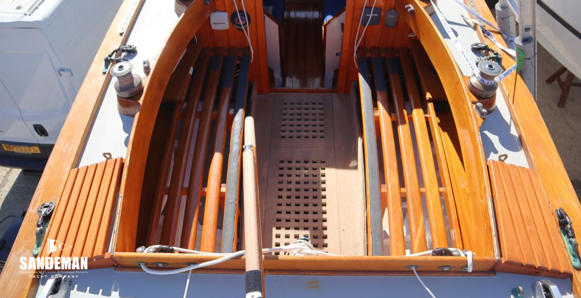 Cockpit view forward