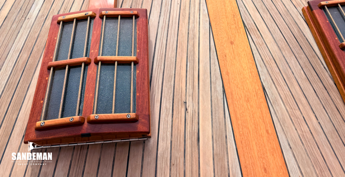 Foredeck view forward