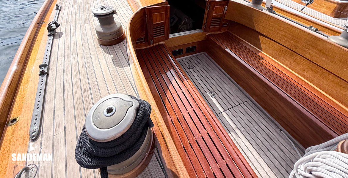 Cockpit view forward