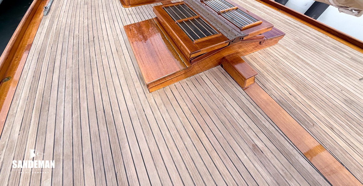 Mid deck view aft