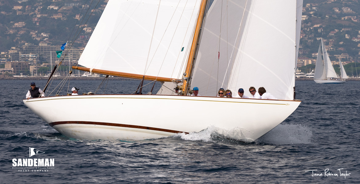 WINDWARD BOW [Photo: James Robinson Taylor]