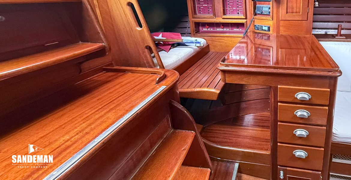 To port from companionway