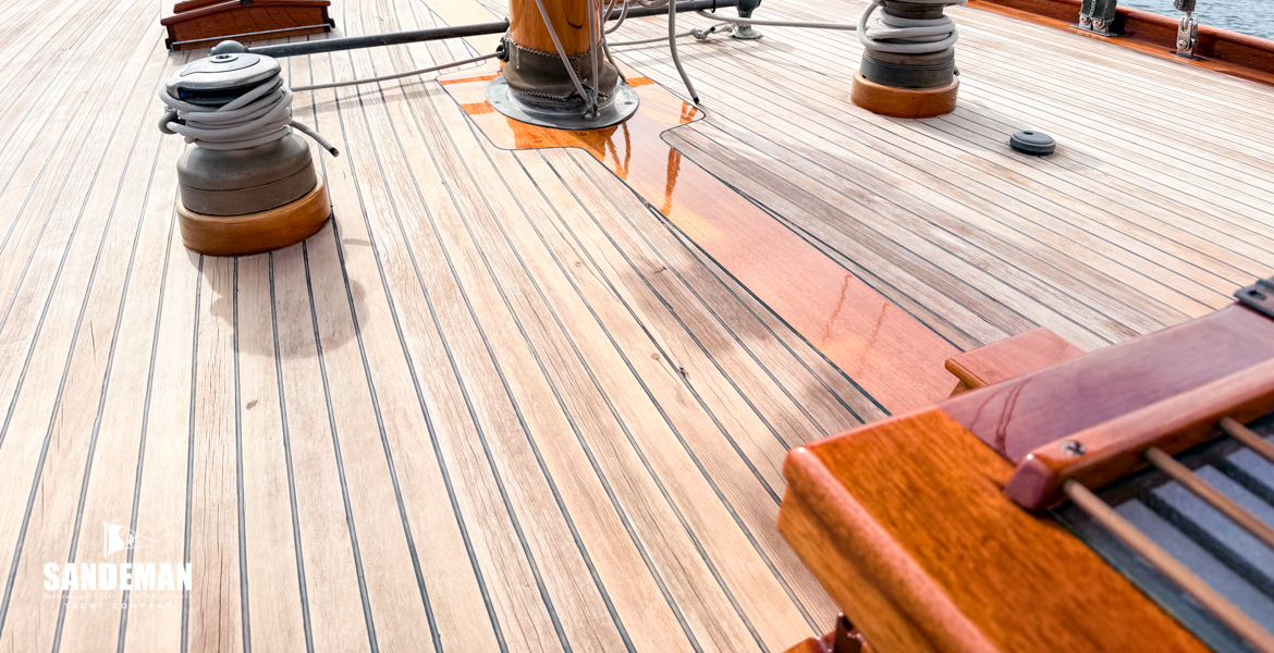 Mid deck view forward