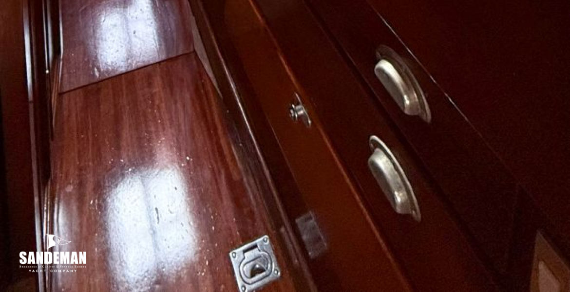 Forward starboard cabin