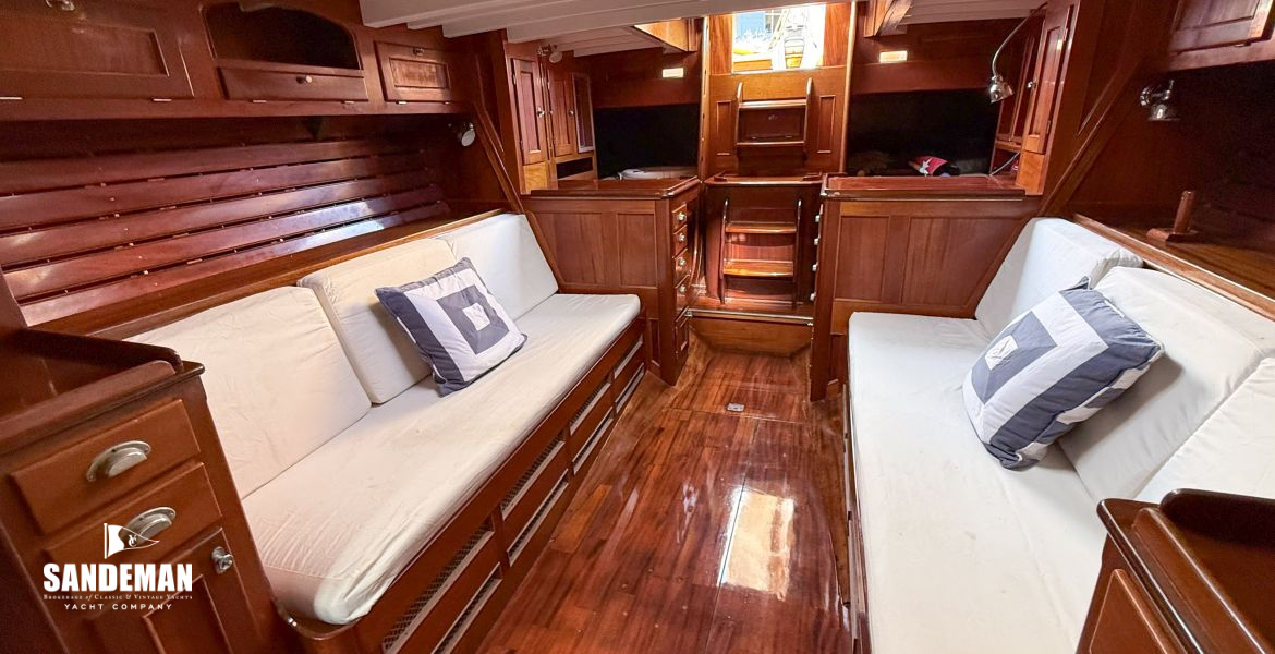 Saloon view aft