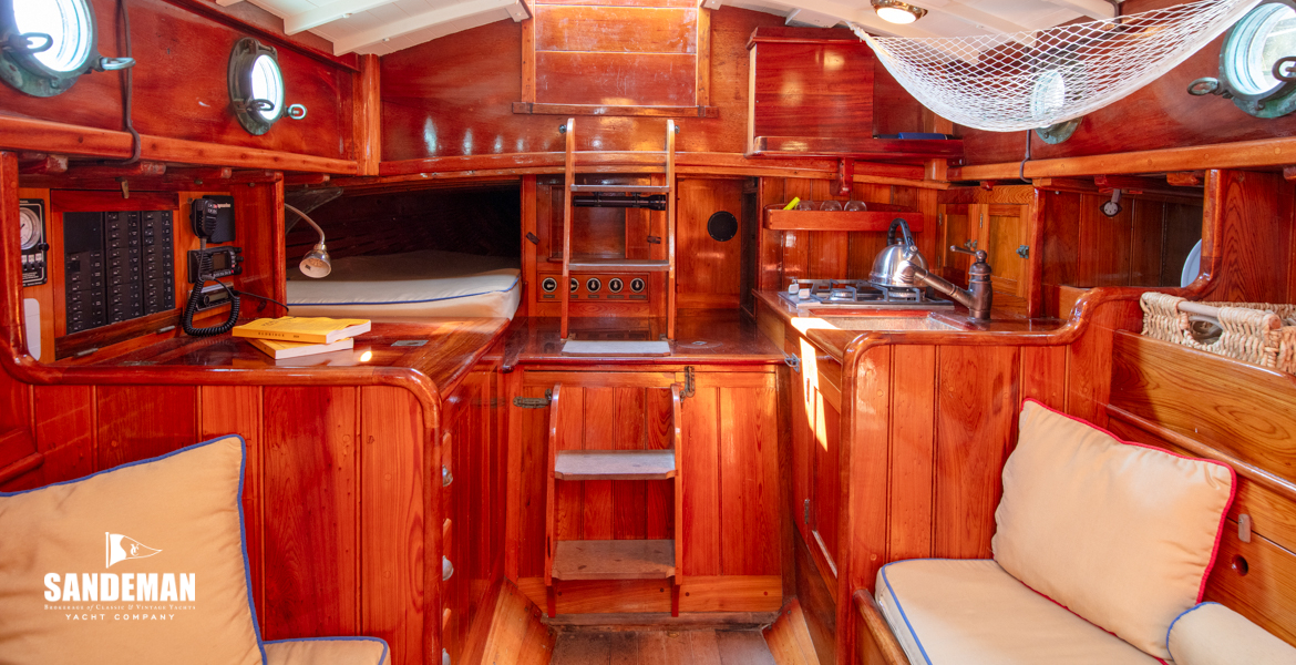 Saloon view aft to companionway